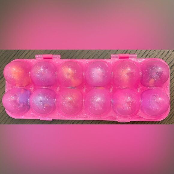 Hatchimals Colleggtibles Egg Carton Case with 12 Mini Hatchimals - Picture 2 of 5